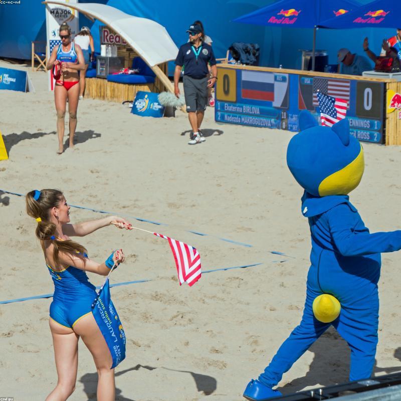 Combo Quà tặng Xì gà Montecristo No.2 & Bao da