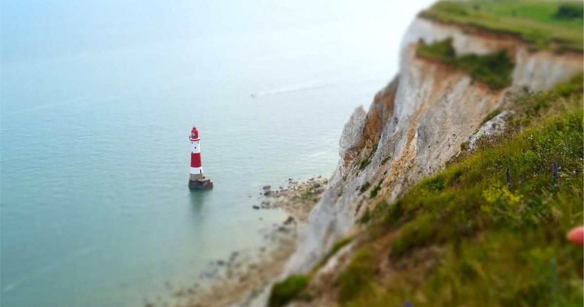 Bùng nổ xu hướng thiết kế website bằng AI năm 2024: BrandGens dẫn đầu kỷ nguyên mới