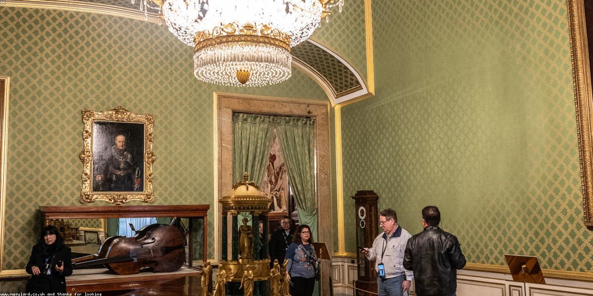 Nội thất hàng hiệu