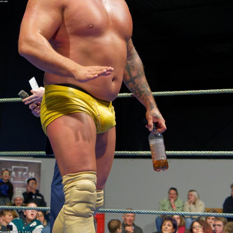 Tuxedo Black Velvet Edition