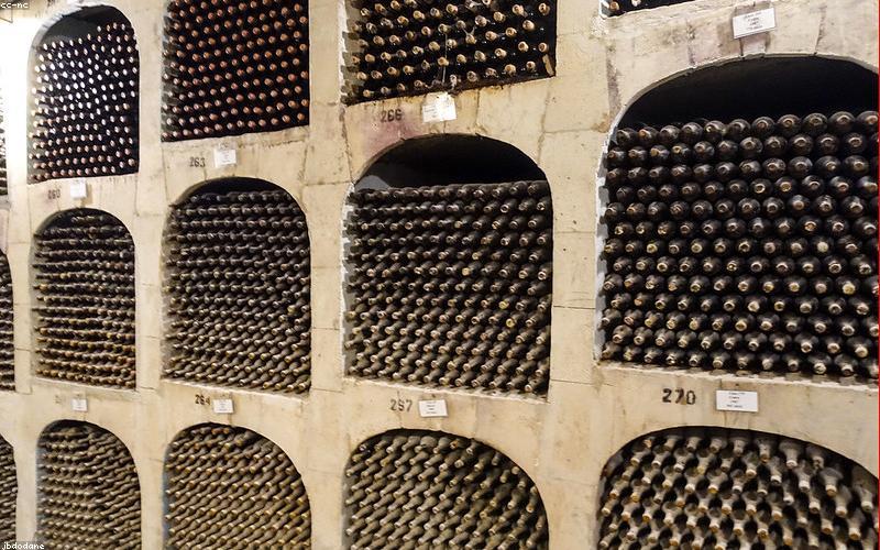 Hầm ủ rượu Champagne truyền thống