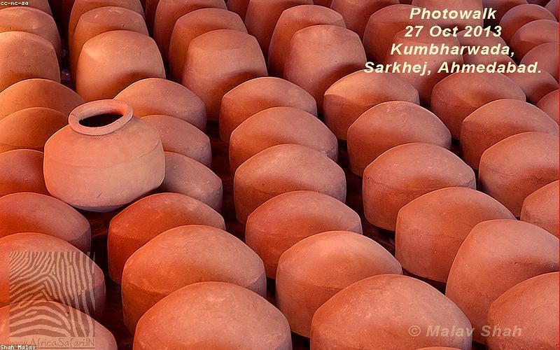 Nghệ nhân Đỗ Bích Trâm tạo hình sản phẩm