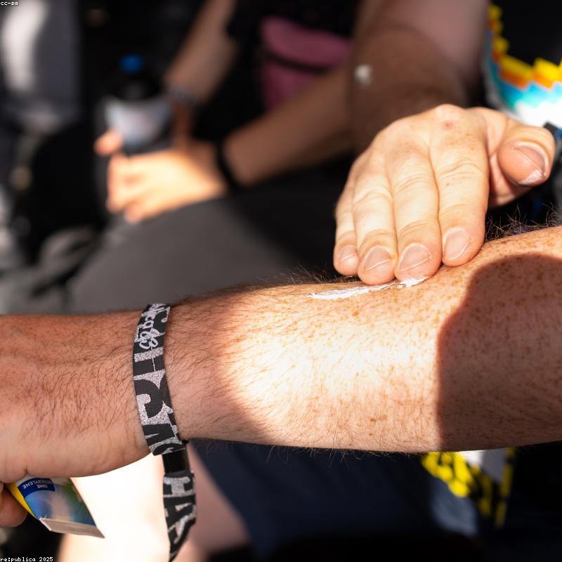 Kem Chống Nắng La Roche-Posay Anthelios UVMune 400