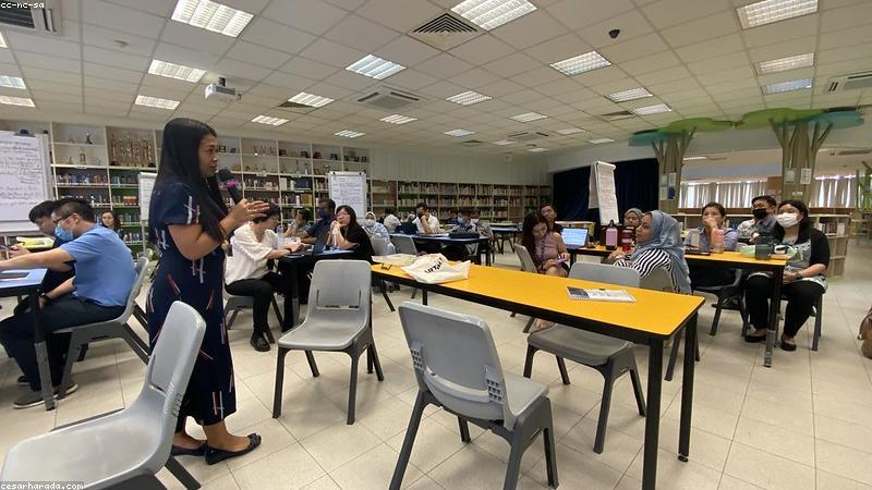 Đào tạo giáo viên sử dụng bảng thông minh