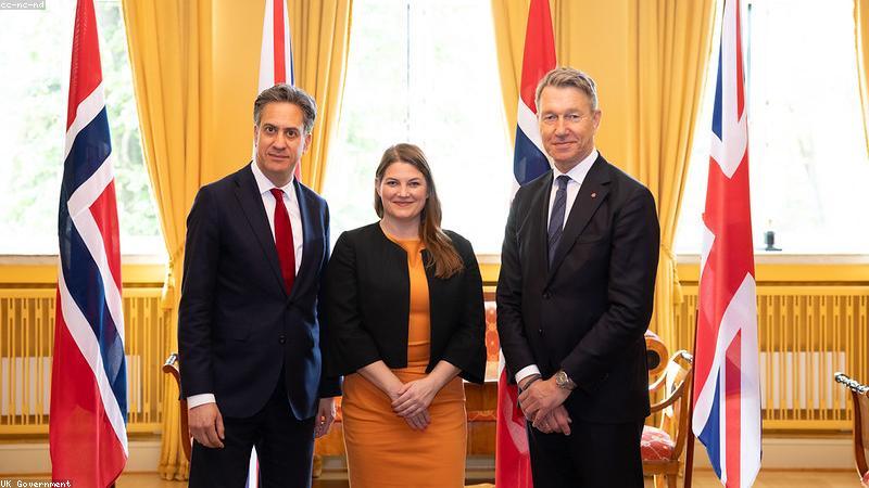 Năng lượng tái tạo trong sản xuất