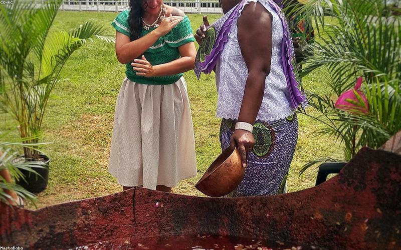 Vệ sinh mi đúng cách