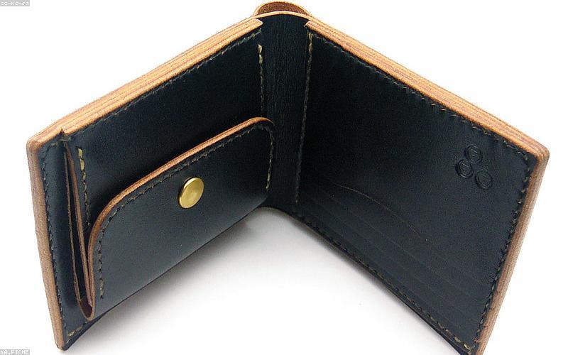 Bảo quản ví da đúng cách