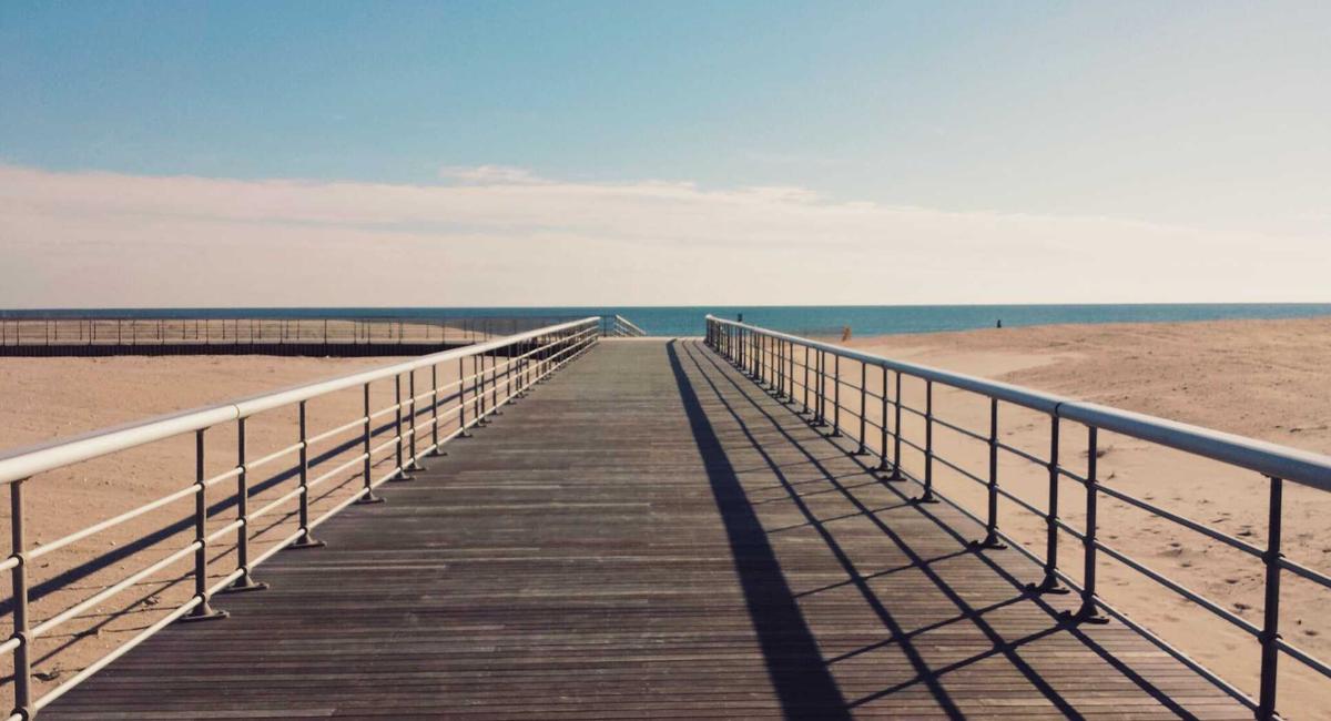 UI/UX Trends 2025 Concept