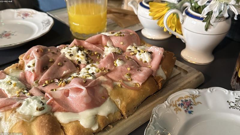 Ẩm thực hạng Thương gia tại SkyHigh Airlines