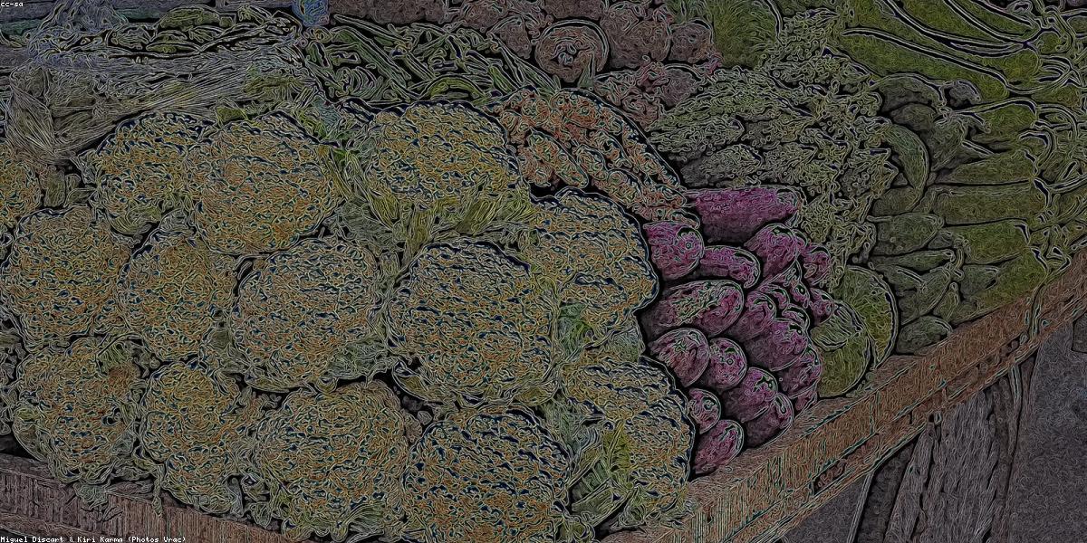 Không khí sầm uất tại chợ đêm Sài Gòn