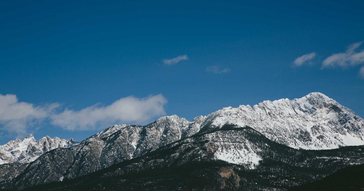 Phân tích: Lợi ích vượt trội của thiết kế website tự động bằng AI so với phương pháp truyền thống