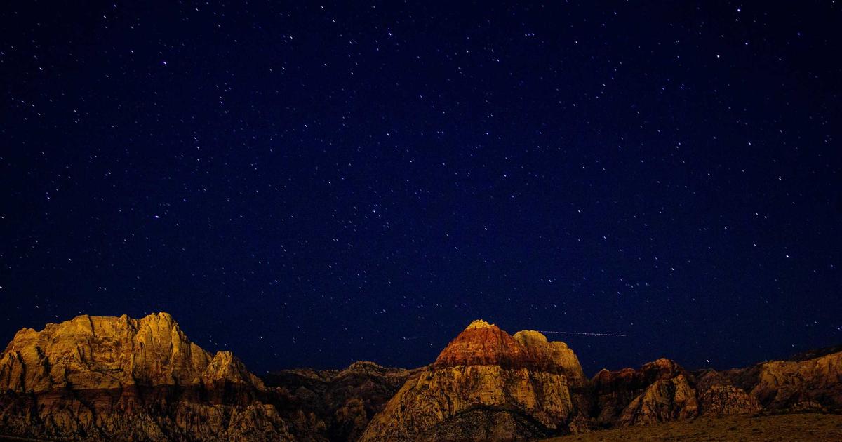 Phân tích sự khác biệt: Tại sao váy cưới nhập khẩu luôn là lựa chọn hàng đầu?