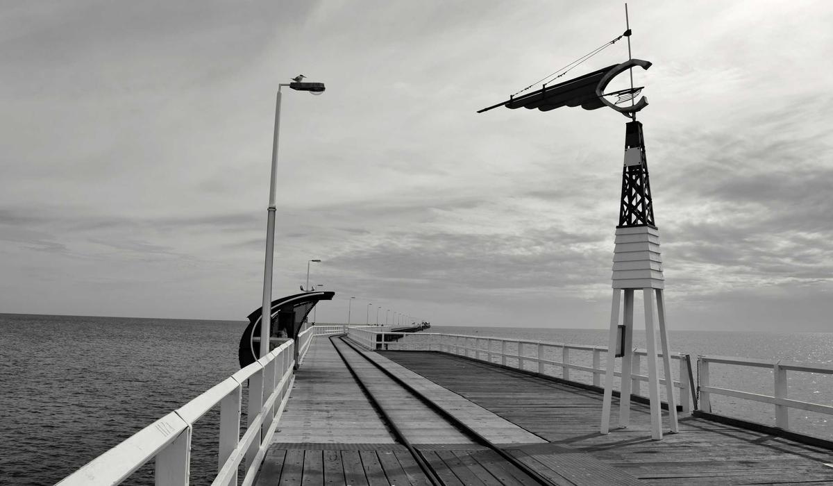 Kỹ thuật móng metallic xu hướng 2026