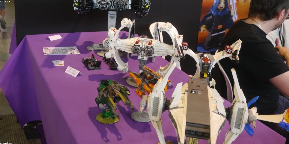 Hệ thống mạng lưới nhân sự kết nối