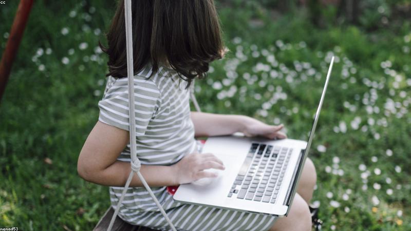 Phụ kiện công nghệ bền vững