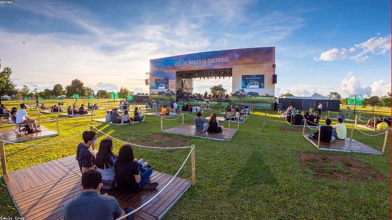 Bùi Đức Anh biểu diễn ảo thuật