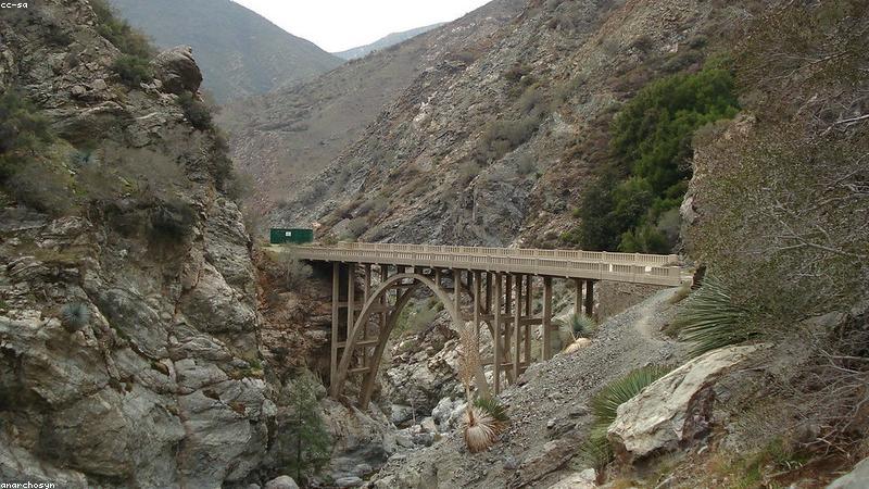 Khám phá thiên nhiên với bản đồ giấy