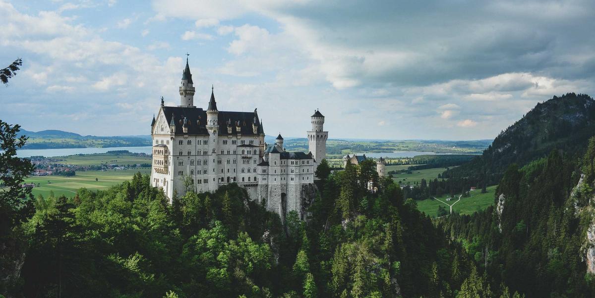 Thiết kế Luxury Công Nghệ