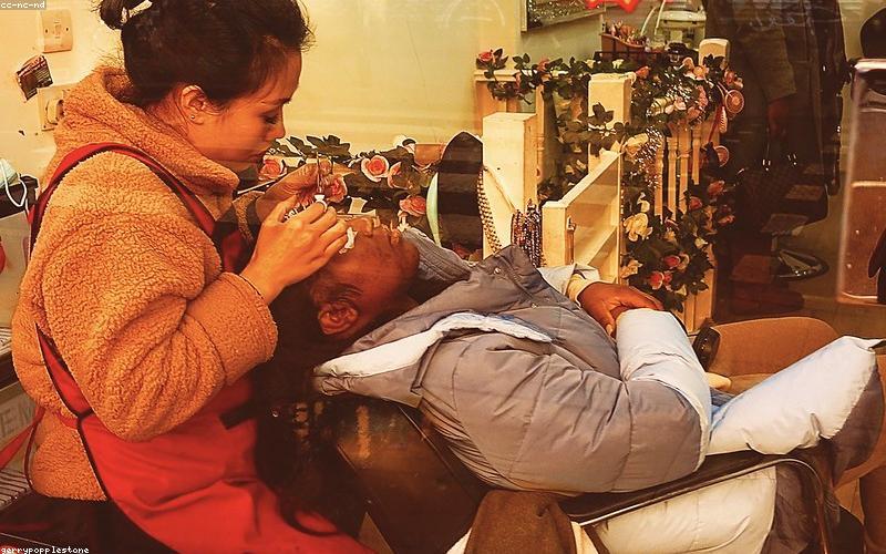 Kỹ thuật đi sợi lông mày siêu thực