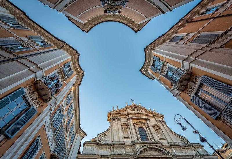 Hệ thống vận hành ngầm và nhân sự chuyên nghiệp