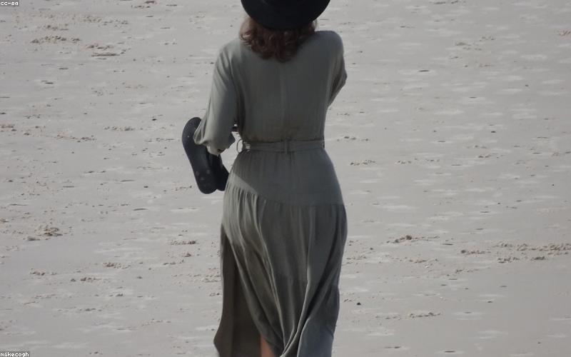 Xu hướng đồ bơi cut-out táo bạo