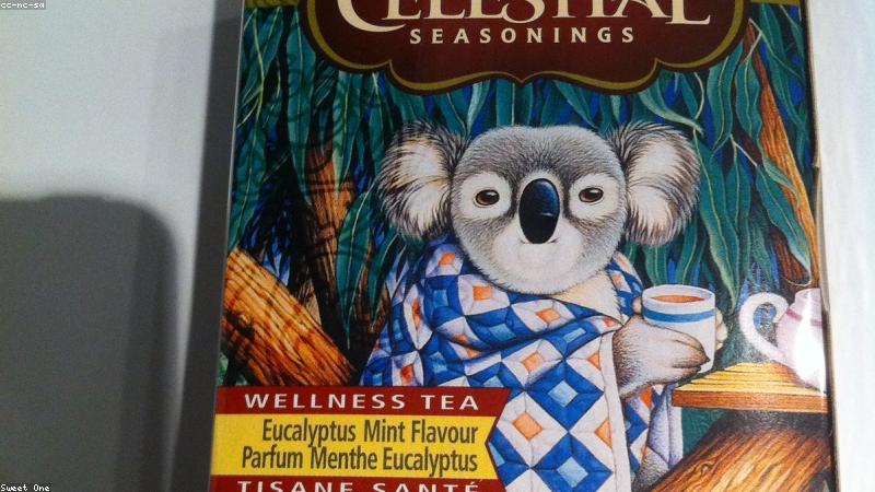 Ly nước mật ong ấm buổi sáng