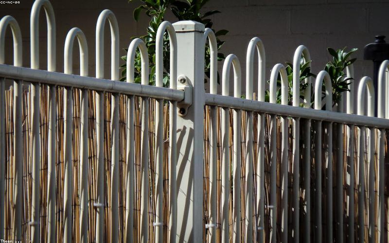 Bé nghỉ ngơi sau khi chơi