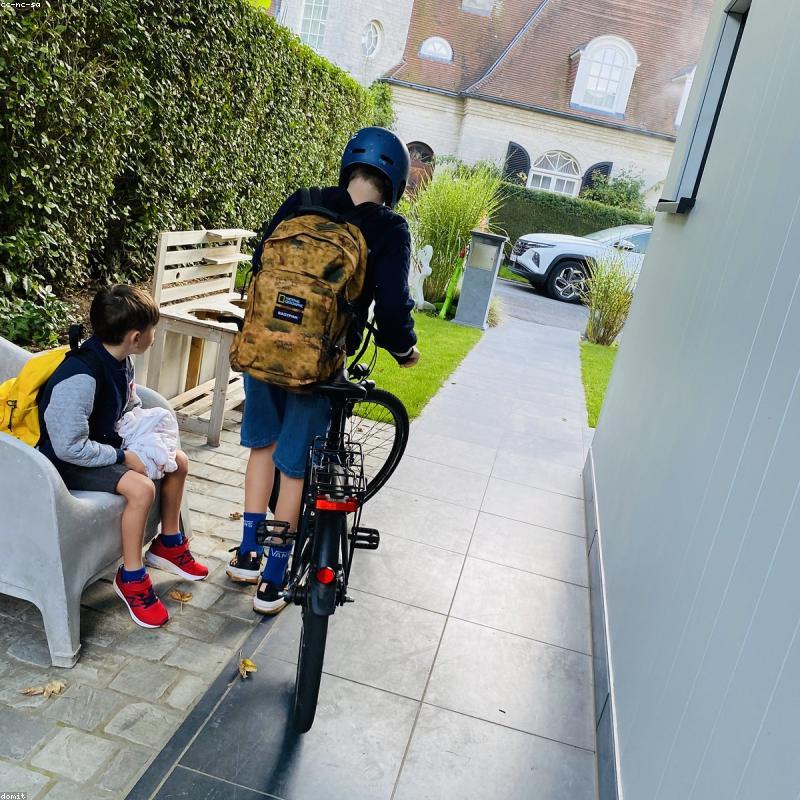 Ba lô chống gù lưng Ergonomic Pro