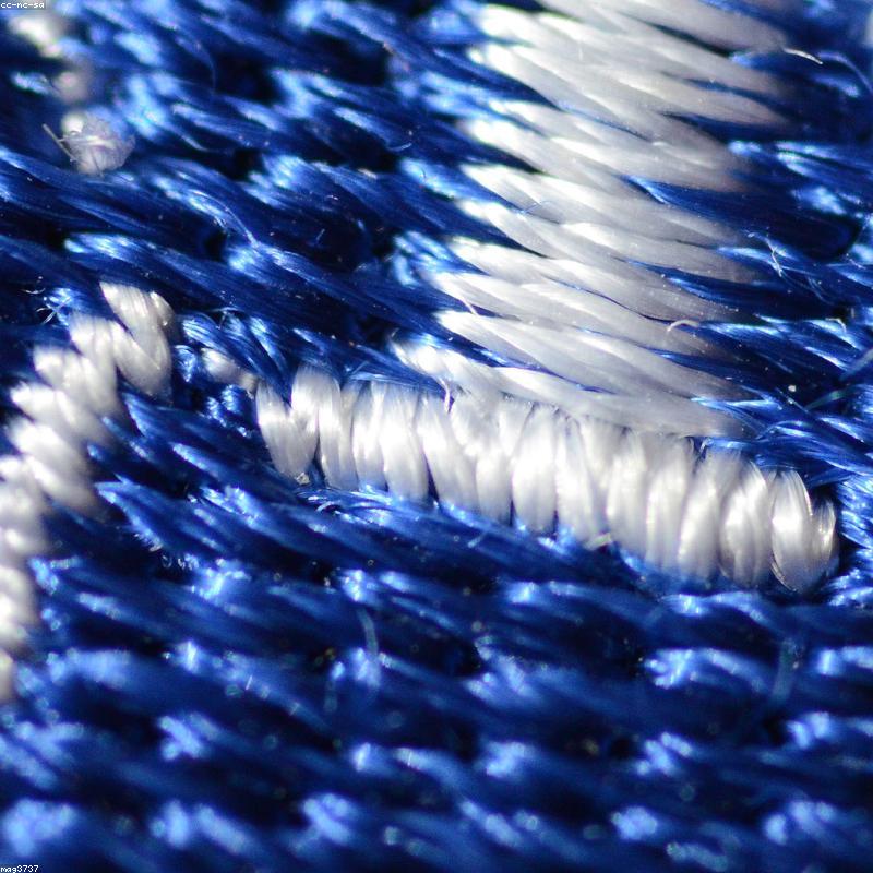 Áo Dài Lụa Tơ Tằm Thêu Hoa Sen