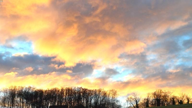 Bề mặt nến tan chảy hoàn hảo