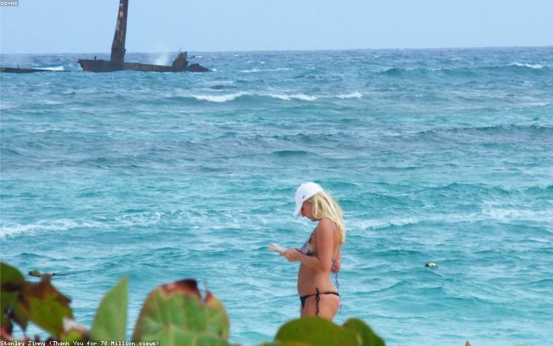 Xu hướng đồ đi biển 2024 tại BeachShop VN