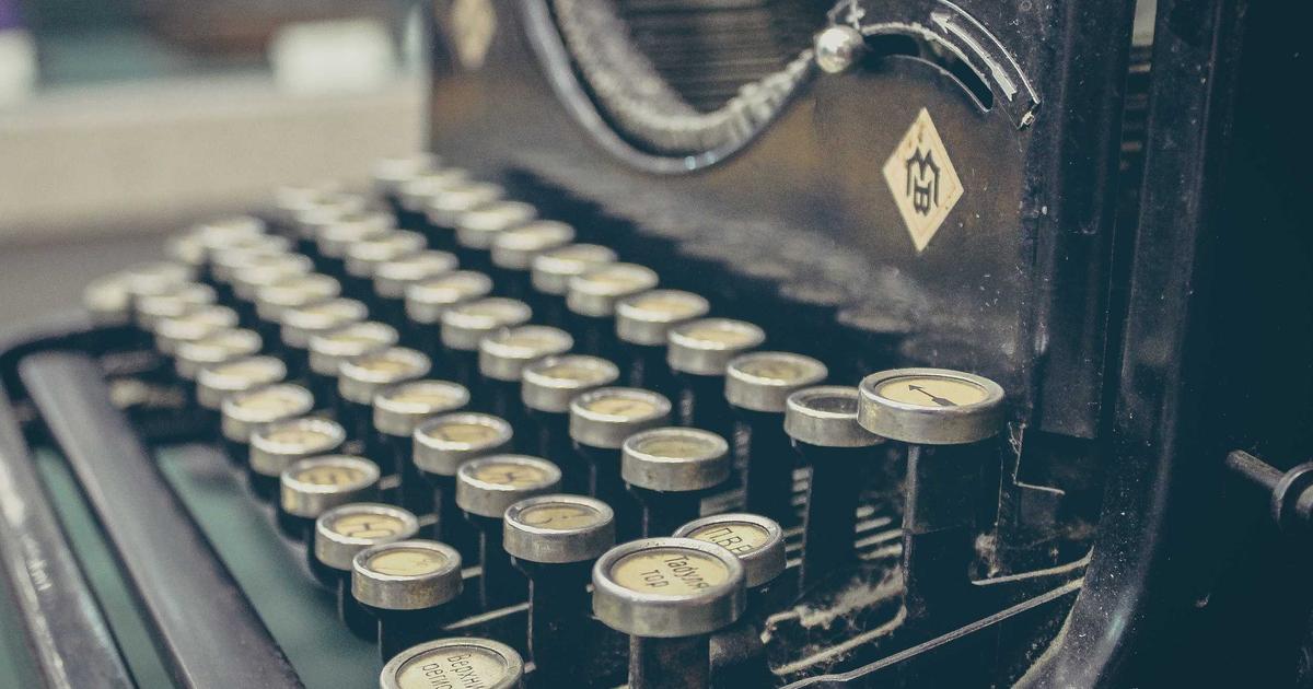 Phân tích hiệu quả kinh doanh: Thiết kế website AI của BrandBoost so với phương pháp truyền thống