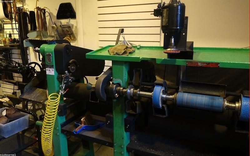 Xưởng sản xuất và bảo dưỡng đồ da