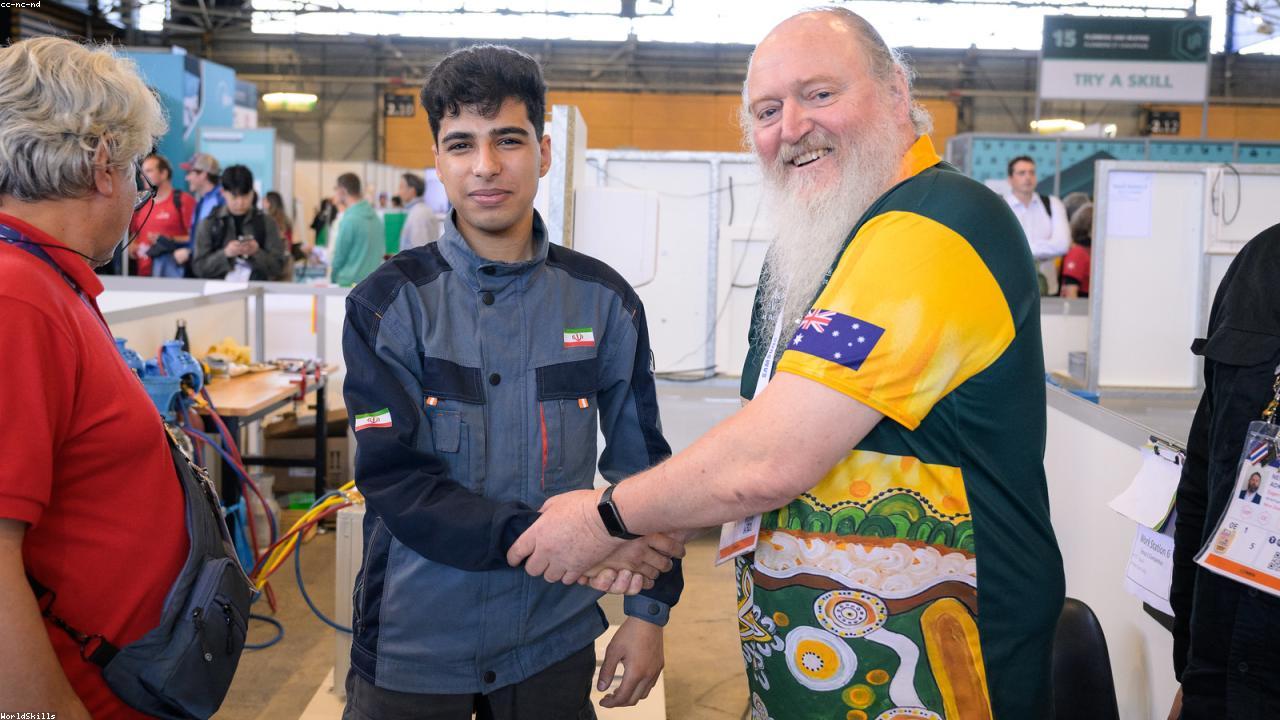 Ngô Trà Mi - Perfume Expert Portrait