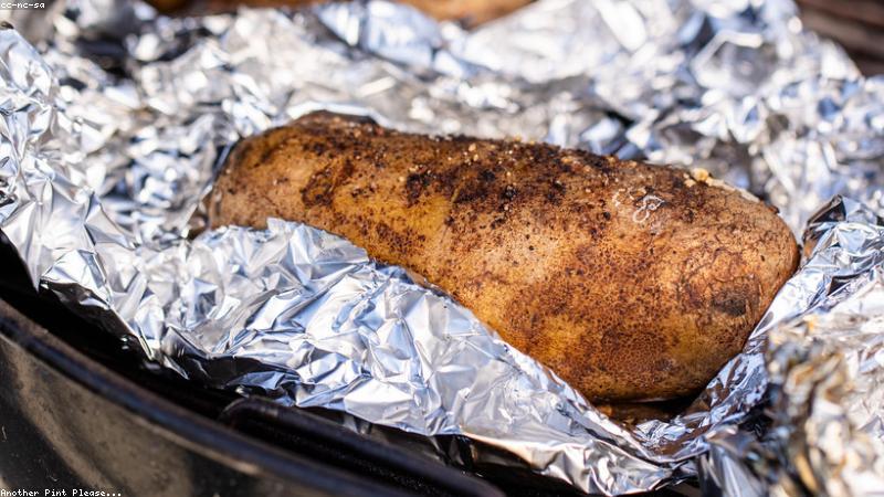 Tiệc nướng BBQ bằng bếp than hoa